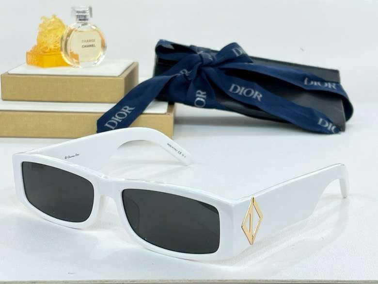 Picture of Dior Sunglasses _SKUfw56576633fw